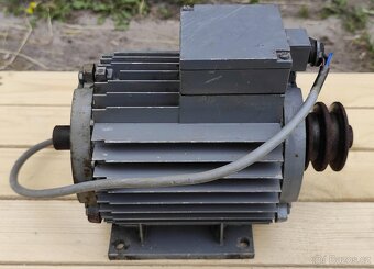 Třífázovej motor 2.2KW 2865 otáček - 4