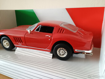 1:18 ERTL - Ferrari 275 GTB4 (1966) - 4