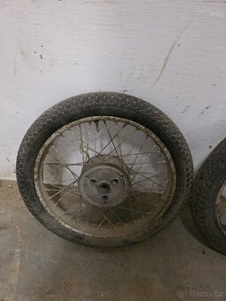 Kola ze starého motocyklu Jawa pionýr - 4