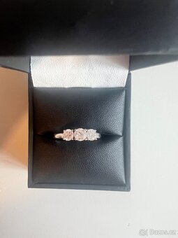 Krásný prsten z bílého zlata - 4