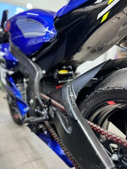 YAMAHA R6 - 4