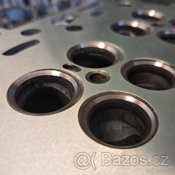 Volvo hlava motoru D5 136 kw - 4