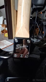 El. kytara Fender squier + pickguard - 4