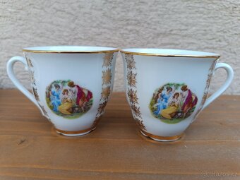 Sklo a porcelán, mosazná váza - 4