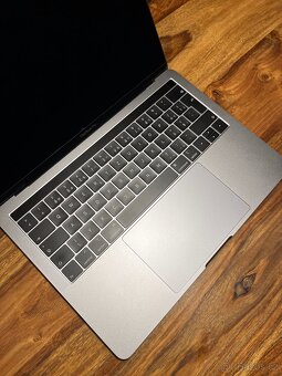 Apple MacBook Pro 13,3" Touch Bar 128GB vesmírně šedý - 4