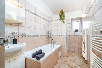 Prodej investičního domu 124 m², pro ubytování zaměstnanců - 4