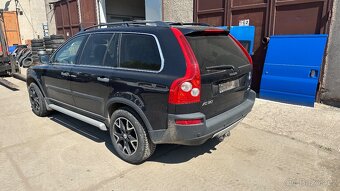 Volvo xc90 2.4D D5 136kw rok 2005 7míst - 4