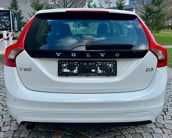 VOLVO V60 2.0D3 5VÁLCE AUTOMAT-NAVI-PDC-LED-SERVISKA-156tkm - 4