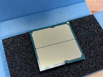 AMD Ryzen 5 7600 - 4