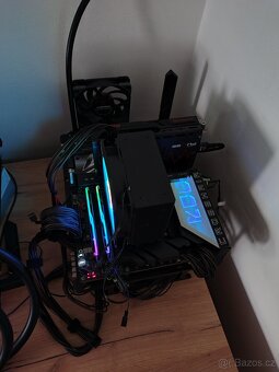ASUS ROG CROSSHAIR X870E HERO - 4