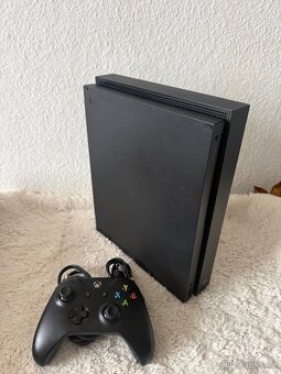 XBOX ONE X 1TB V TOP STAVU - 4