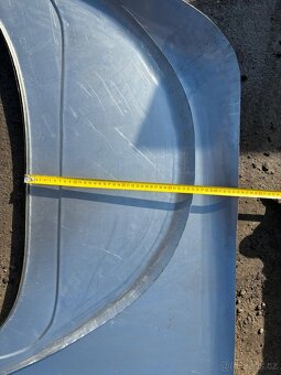 Lemy zadního blatníku a podběhu Tatra 603 - 4