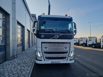 KONTEJNEROVKA VOLVO 6x4 MULTILIFT - 4