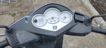 Honda Dylan 150cc - 4
