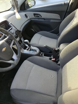 Chevrolet Cruze 2010, AT. Na opravu, nebo na dily - 4
