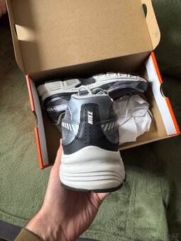 nike initiator - 4