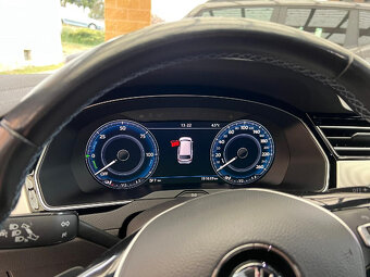 Prodám VOLKSWAGEN PASSAT kombi 1,4 TSI GTE Hybrid - 4