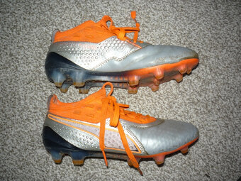 Kopačky zn. Puma ONE vel 35,5,vnitřní stélka 22cm - 4