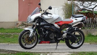 Aprilia Tuono 1000 R - 4