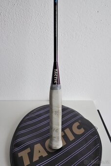 Dvě rakety na badminton, model Tactic - carbon - 4