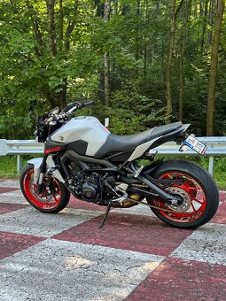 Yamaha MT 09 - 4