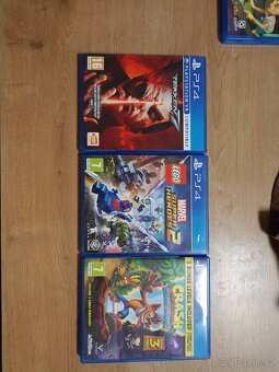 Prodám PlayStation 4 Slim - 4