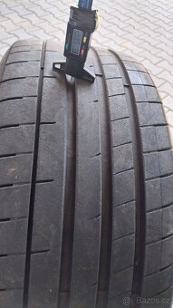 Prodám 2 x letní pneu Goodyear 245/40/21 - 4