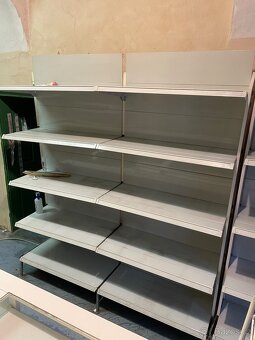 Kovové regály vybavení prodejny - 4