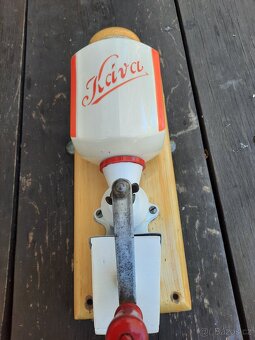 Nástěnný mlýnek na kávu - 4