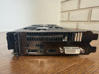 Sapphire Nitro+ Radeon RX 460 4 GB - 4