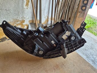 Levé přední světlo Xenon Kuga MK 2 - 4