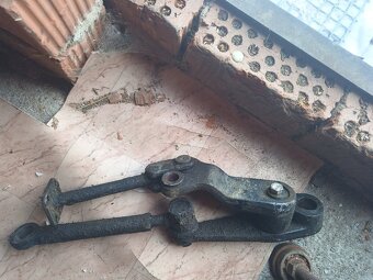 Posilovač Zetor - 4