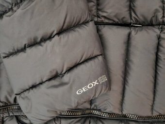 Dámská černá péřová bunda GEOX vel. 40 - 42 - 4