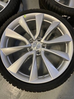 Original zimní Tesla Model 3 r20 + 235/35/20 100% - 4