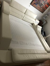 Luxusní velká kožena postel s trezorem a masáži - 4