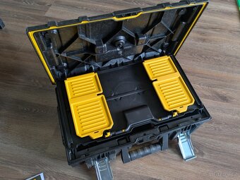 Dewalt tough kufry - 5 ks - IP 65 - 3 nové, 2 použité - 4