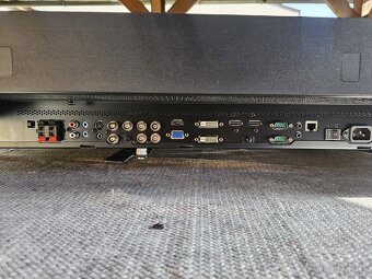 NEC MultiSync P552 – 55" profi panel - 4