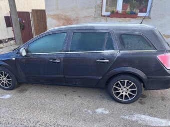 Opel Astra 1.9 - 4