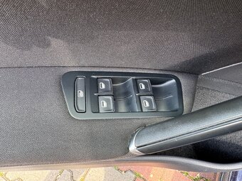 Volkswagen Golf 1,4 TSI / 92kW DSG R-Line - 4