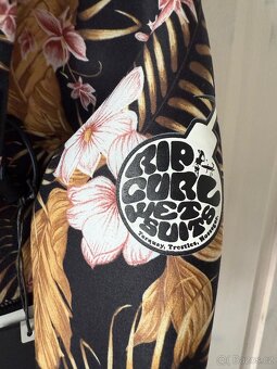 Dámský neopren Rip Curl E Bomb 4/3 mm Z/Free black/gold 4 XS - 4