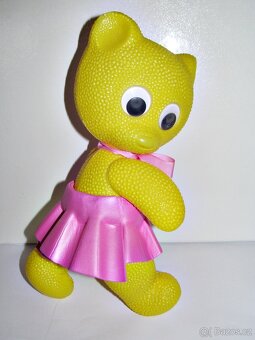 RETRO hračka medvídek holčička v sukni / plast - 4