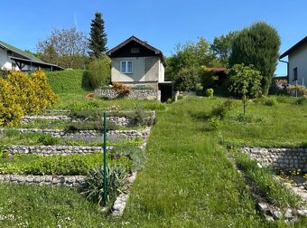 Pozemek s chatou - možnost přestavby na RD - 4