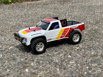 Tamiya TA02 Toyota Prerunner RTR - 4