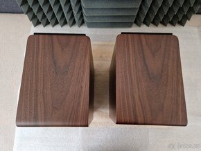 ACOUSTIC ENERGY AE500 + ISOACOUSTICS PUCK - 4