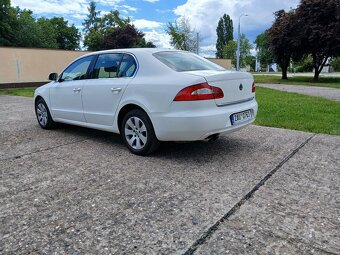 Škoda Superb rok 2012 2.0 TDI 103kw - 4