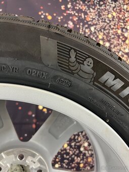 VOLVO EX30 225/55r18 - 4