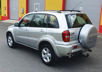 Toyota RAV4 2.0 D-4D, 2005, Dig. klima, Tažné, Bez koroze. - 4
