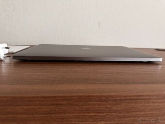 Apple MacBook Pro 15" (2017) 16GB/512GB Space Grey - 4