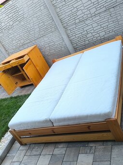 Prodám manželskou postel + Matrace + Komodu - 4