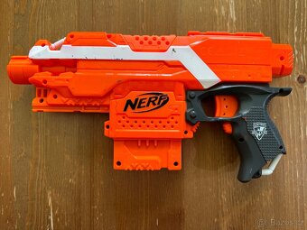 Puška NERF STRYFE elektronická se zásobníkem - 4